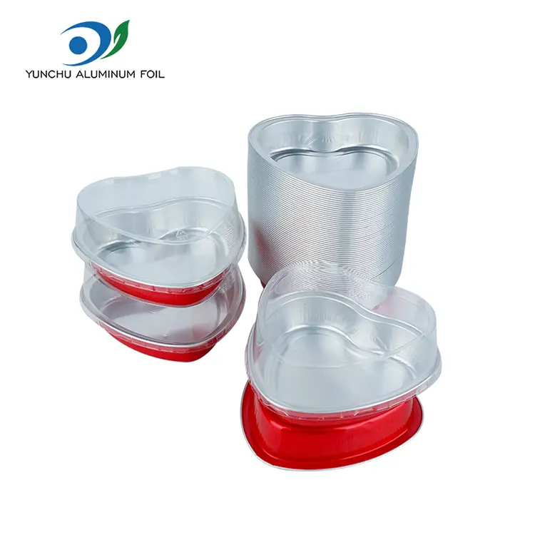 Szív alakú sütemény sütés sima falak alumínium fólia tartályok