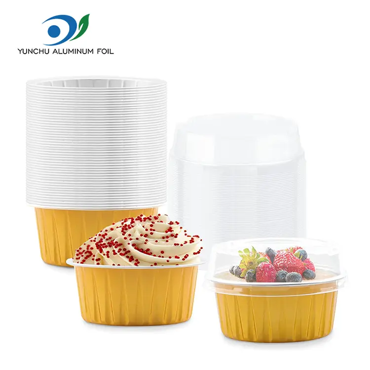 Kerek sült sütemények sima falak alumínium fólia edények